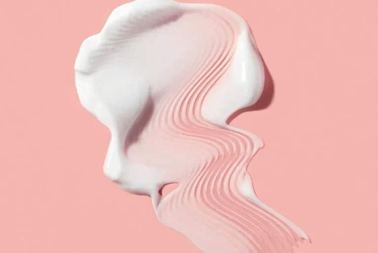 The world of clean beauty can be overwhelming. This is your definitive guide to understanding what truly makes a product "clean" and how these natural-based formulas can help you achieve healthy, vibrant skin. Discover the key ingredients to look for and what to avoid for a skincare routine you can feel good about.